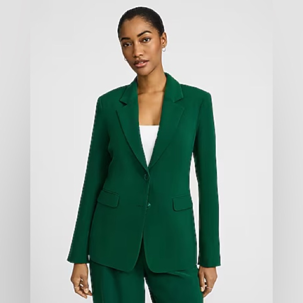 NWT Express Signature Crepe Two Button Relaxed Blazer